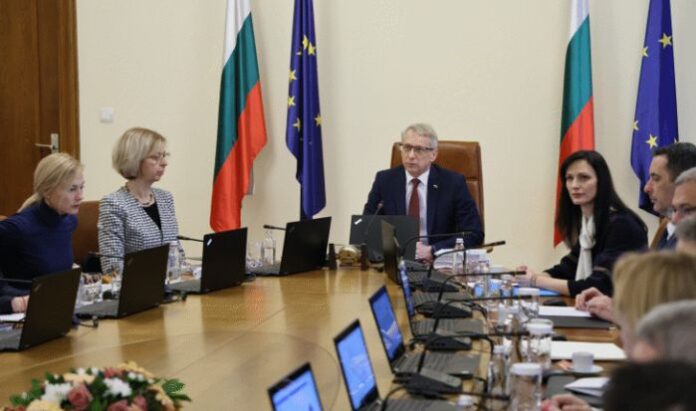 Денков: Нормално е политическото обсъждане на важни въпроси да започне с челен сблъсък
