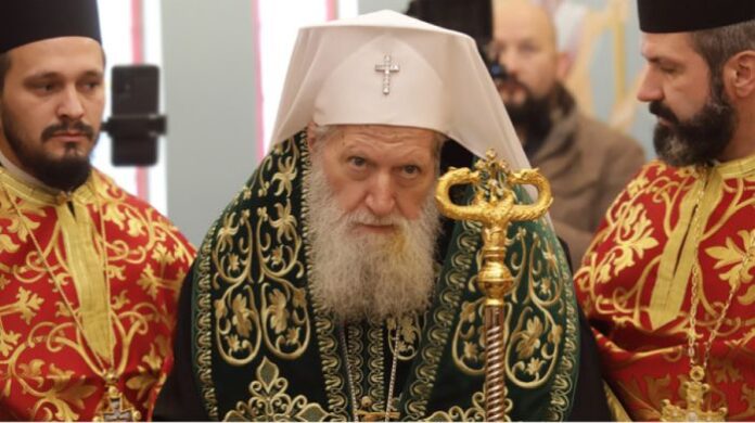 Състоянието на патриарх Неофит се подобрява
