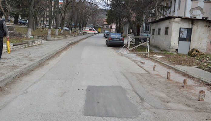 Пациенти, лекари и кмет си плащат за паркиране в МАБЛ-Благоевград