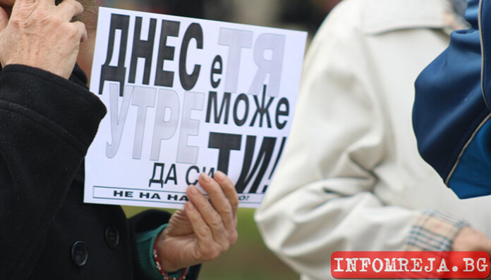 Отново и отново: Мъж преби жена си в Сливен