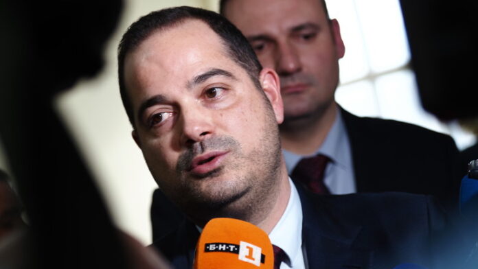 Стоянов се среща с Денков и Габриел за поста му след ротацията