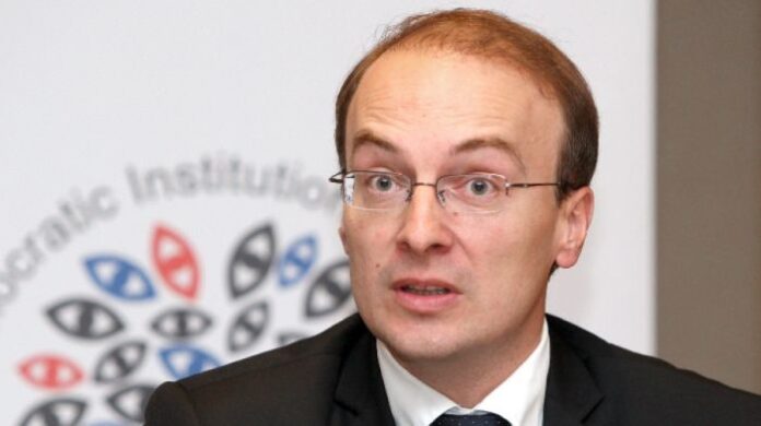 ВМРО-ДПМНЕ ще предложи европейски модел за решаване на спора с България