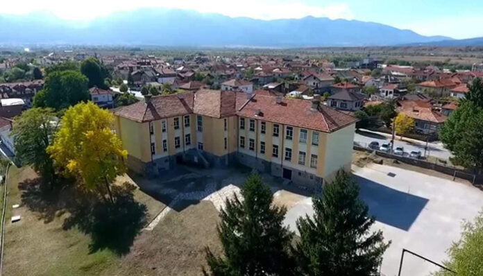 Община Разлог получи пари от МОН за изграждане на физкултурни салони