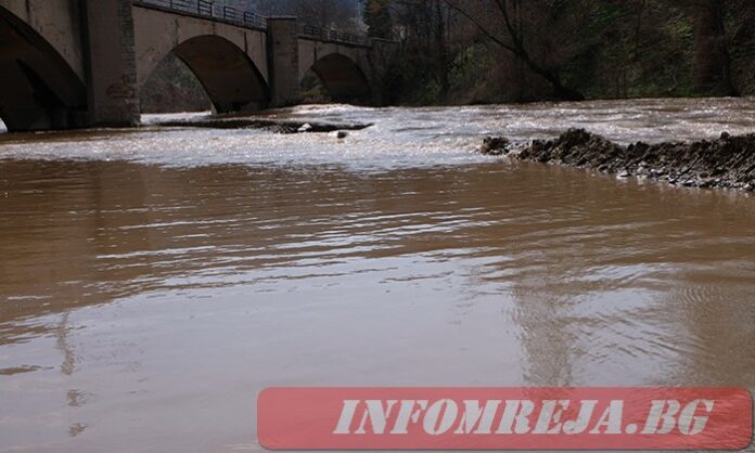 ЕК предявява иск срещу България заради управлението на река