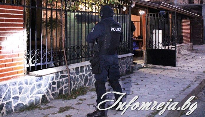 Мащабна акция: Полицията разби канал за трафик на дрога