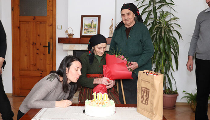 Баба Ленка от Банско стана на 100!