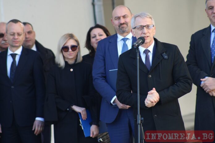 Тунел "Железница" пуснат за движение! Денков и Желязков говориха за Дефилето