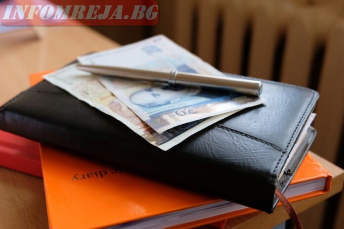 0.9% от БВП за фалшиви дипломи