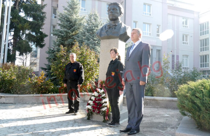 101 години свободен Разлог