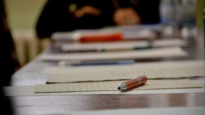 111 000 ученици от 7 и 10 клас се явяват на национално външно оценяване по български