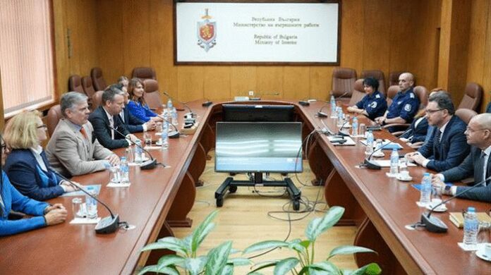 13 400 бодикамери ще бъдат закупени за служителите с полицейски правомощия