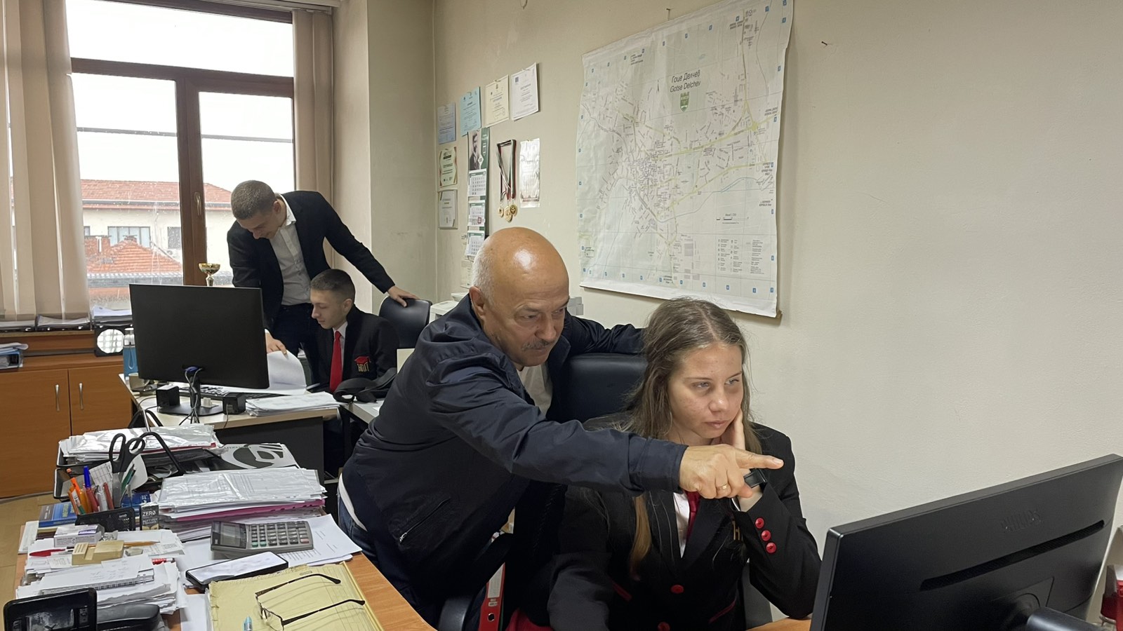 Ученик стана кмет на Гоце Делчев за ден, младежи поеха ръководството Ученик стана кмет на Гоце Делчев за ден, младежи поеха ръководството - Инфомрежа