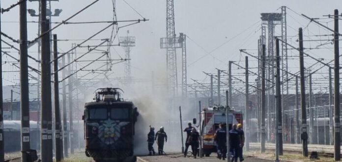 130 минути закъснение на влака Бургас - София заради димящ локомотив