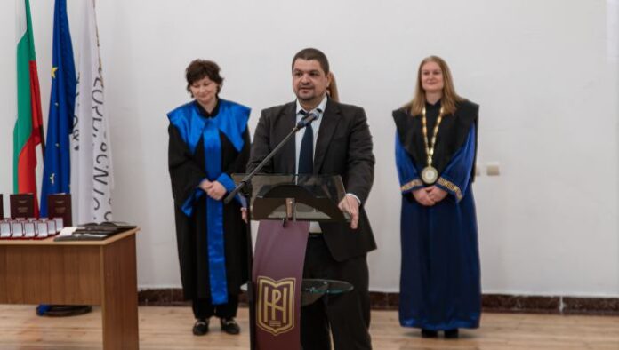 160 абсолвенти от Факултета „Обществено здраве