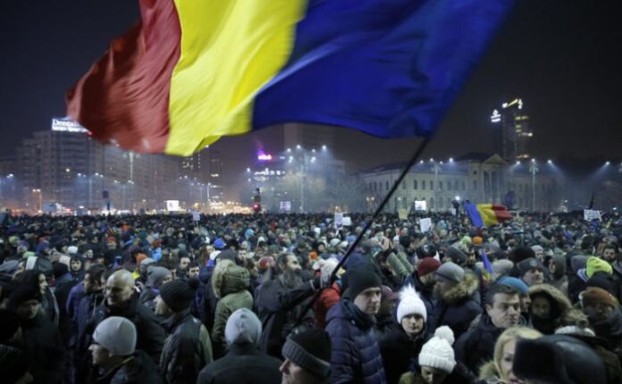 200 000 румънци на протест пред сградата на правителството