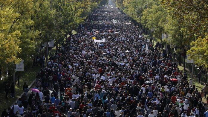 25 000 поискаха равни права на протест в Мадрид
