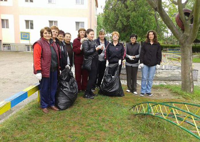 300 доброволци чистиха община Струмяни