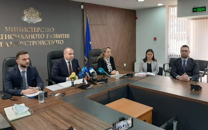 3000 км пътища ще бъдат ремонтирани през 2022 г.