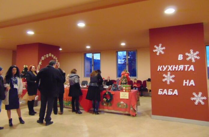 35 деца сираци и деца със специални нужди от Сапарева баня получиха парични дарения от благотворителна кампания