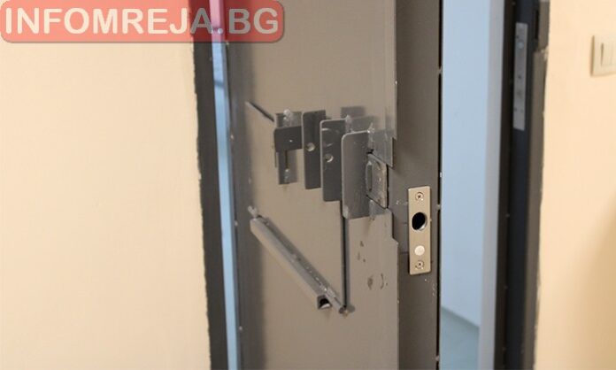 4 месеца „лишаване от свобода“ за затворник