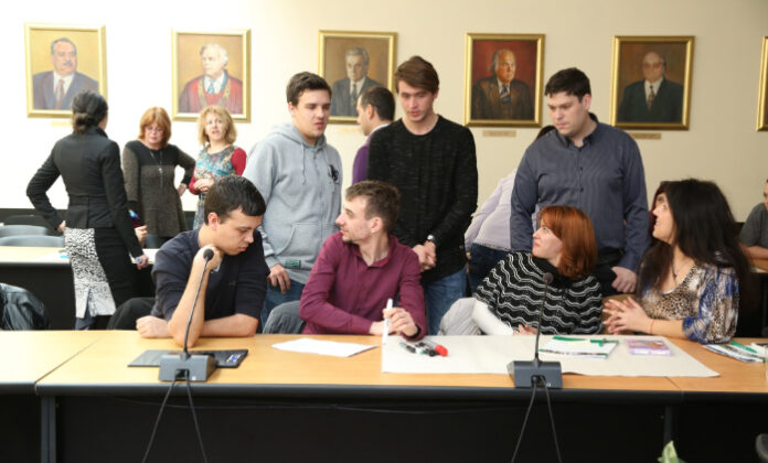 40 студенти от Техническия факултет на ЮЗУ „Неофит Рилски“ ще изучават предприемачество по програмата „JA Startup“