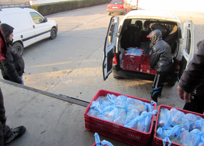 421 пакета с хранителни продукти раздадоха на нуждаещи се в Сандански