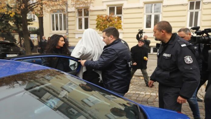 6 от общо 13-те задържани за разпространение на детско порно