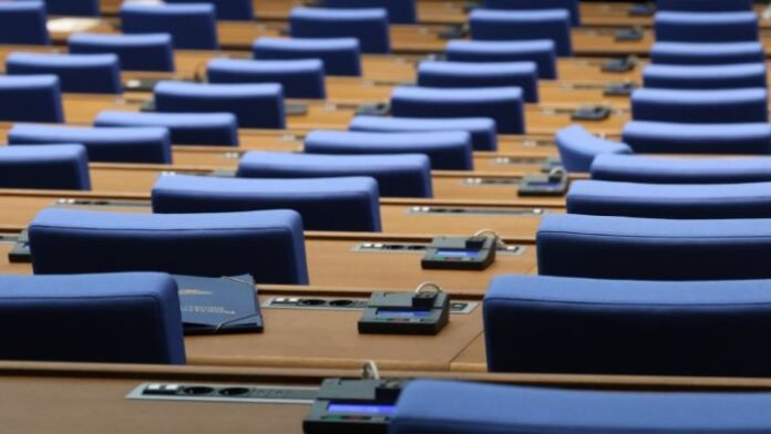 7-и провален опит за избор на председател на НС: Първото заседание продължава 19 дни