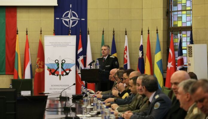 Адмирал Ефтимов: Българската армия участва активно в гарантирането на сигурността