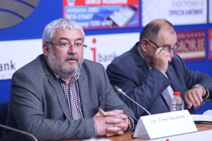 Адв. Василев: Корпоративни интереси стоят зад обиските на кабелни оператори
