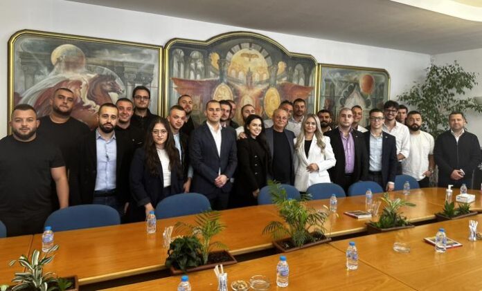 Ахмед Доган пристигна в централата на ДПС