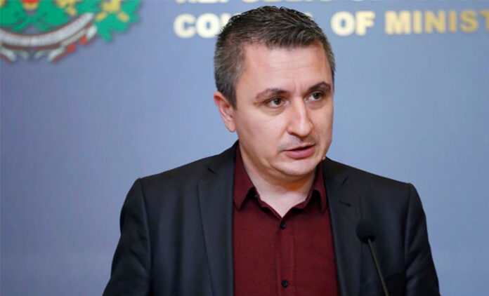 Александър Николов: Ще съдя министър Росен Христов