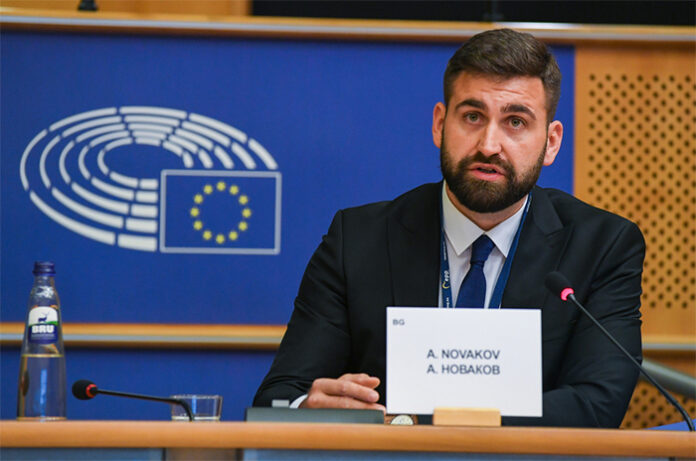Андрей Новаков сезира ЕП за намеса на ДБ в работата на КПКОНПИ