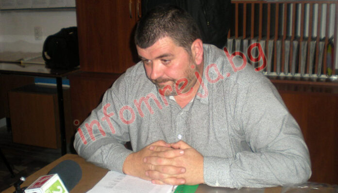 Ангел Живков участва в надпреварата за школски директор в Брезница