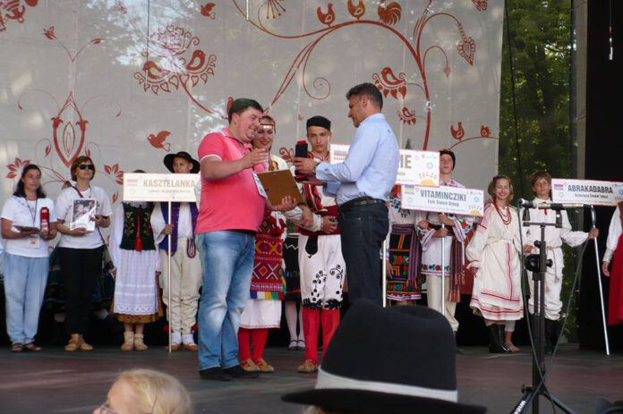 Ансамбъл „Веселие” от Симитли предизвика фурор в Полша