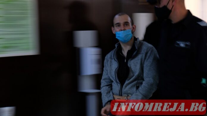 Антибиотици подтикнали Илия да убие родителите си