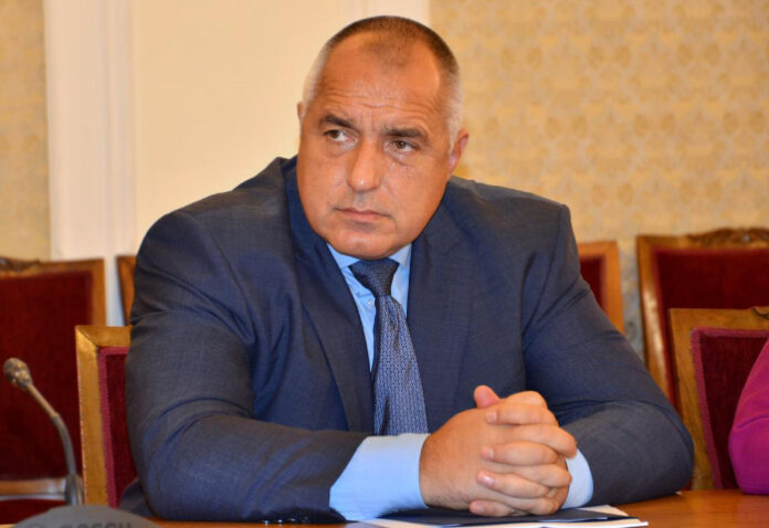 Аплодисменти в пленарна зала за Борисов