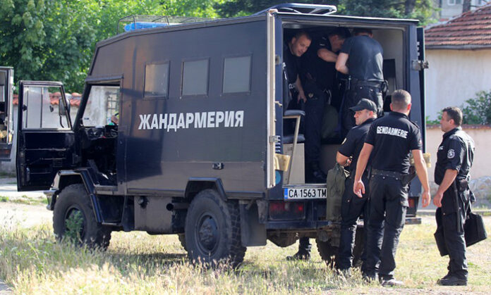 Арести и ранени при безредици в столичния кв. ”Орландовци”