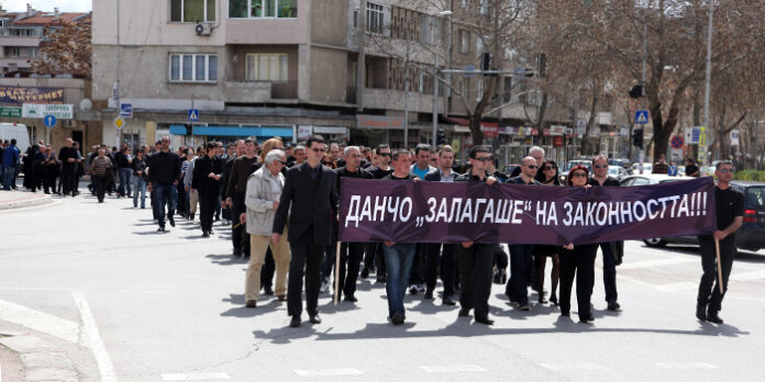 Арестуваха двама за убийството на Йордан Динов