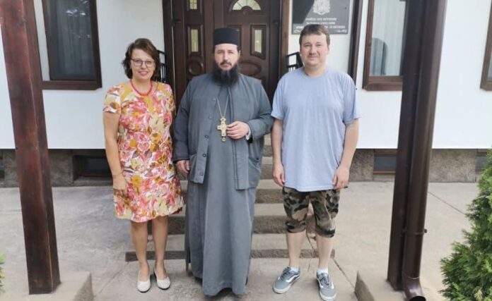 Архимандрит Исаак приветства в Кюстендил пианиста Денис Громов