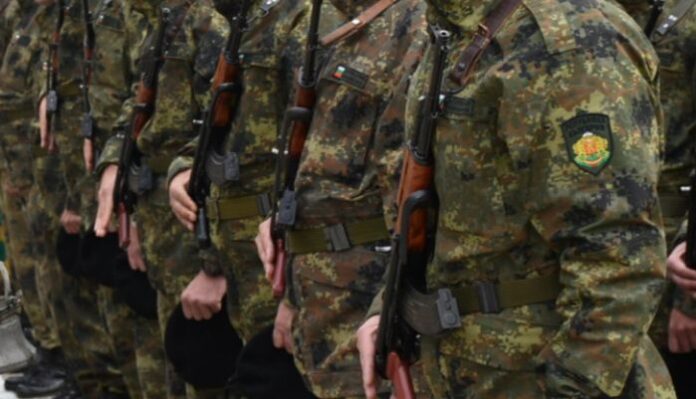 Армията търси над 500 военни