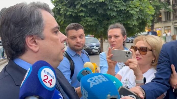Асен Василев: Давам си имунитета
