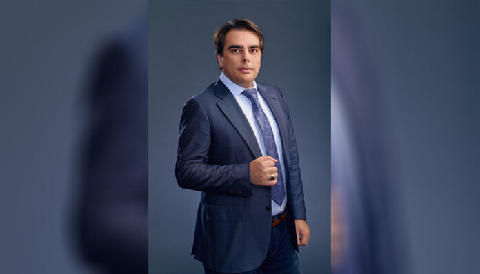 Асен Василев: Пари за високи заплати и пенсии има