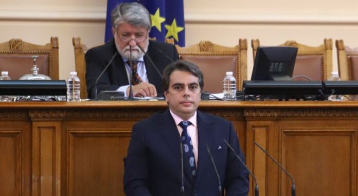 Асен Василев: Този парламент за съжаление се очертава кратък