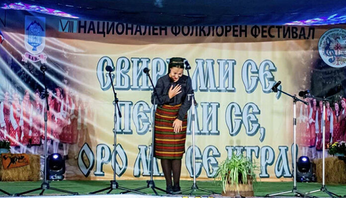 Банско бе достойно представен от Катерина Юнчова на фестивала в Баня