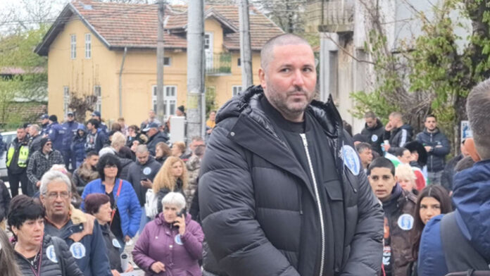 Бащата на Сияна в Телиш: Трябва да се събудим