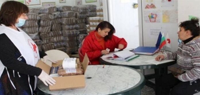 БЧК започва раздаването на продукти на уязвими български граждани в Радомир