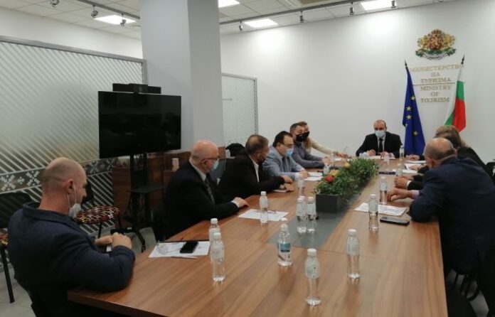 БХРА запозна министъра на туризма с най-спешните проблеми за решаване в сектора