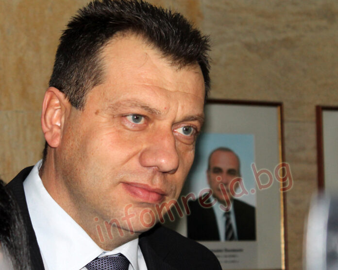 Бисер Михайлов следи възстановяването на бедстваща Сатовча