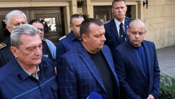 Битката с пожарите: Четири общини продължават да горят